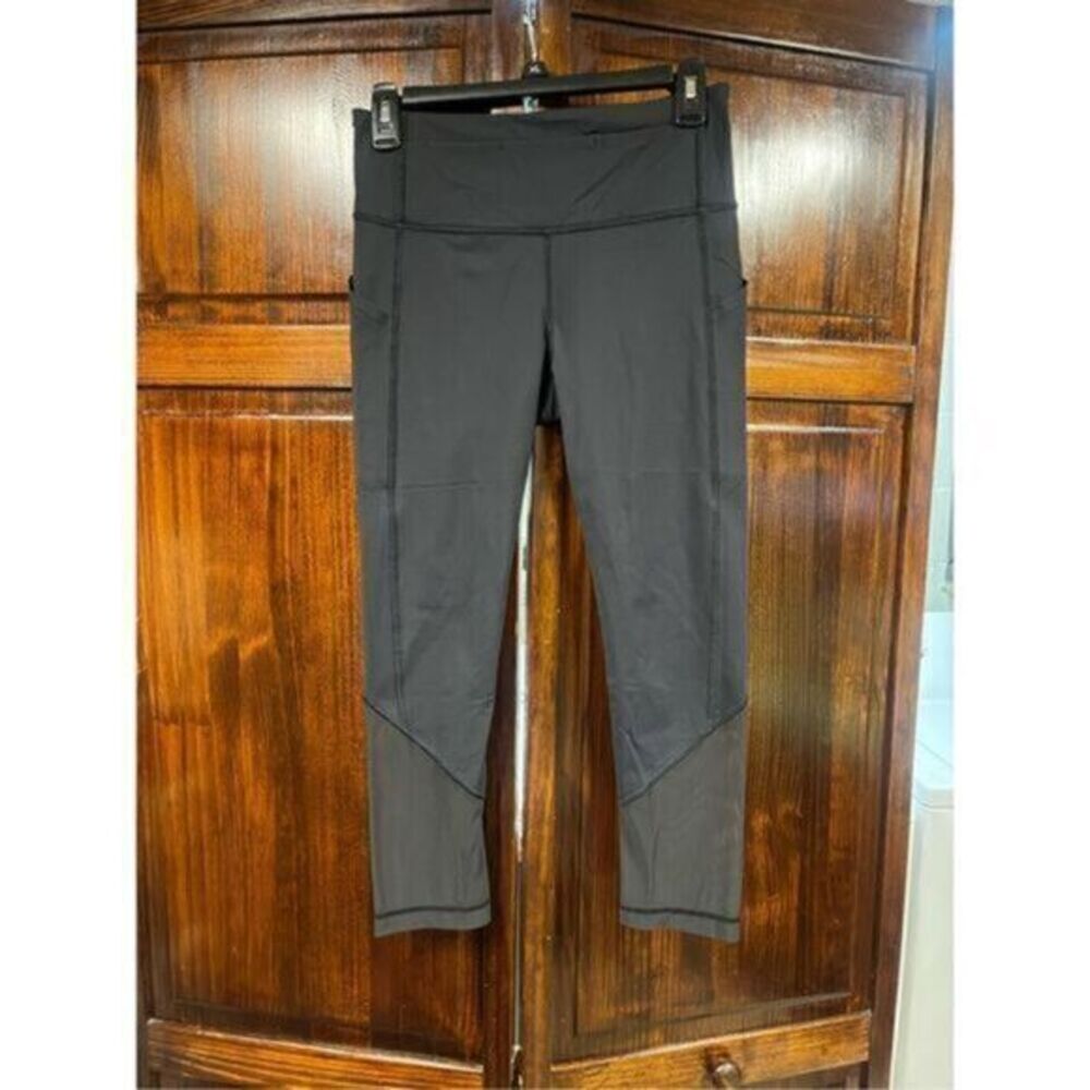 Lululemon Turn up the Tension black cropped workout pants size 6